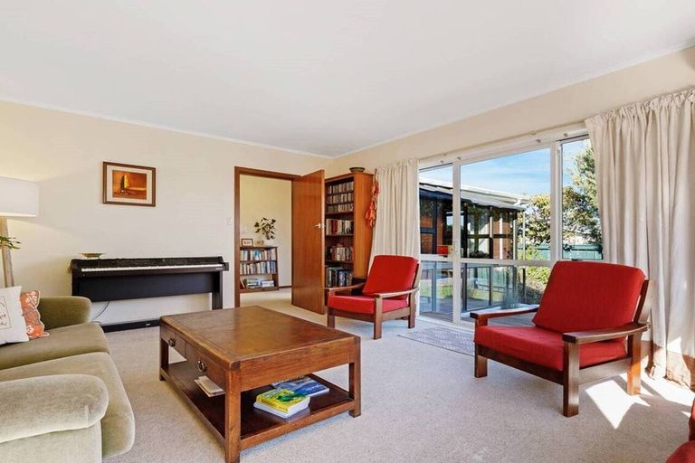 Photo of property in 28 Fern Drive, Halswell, Christchurch, 8025