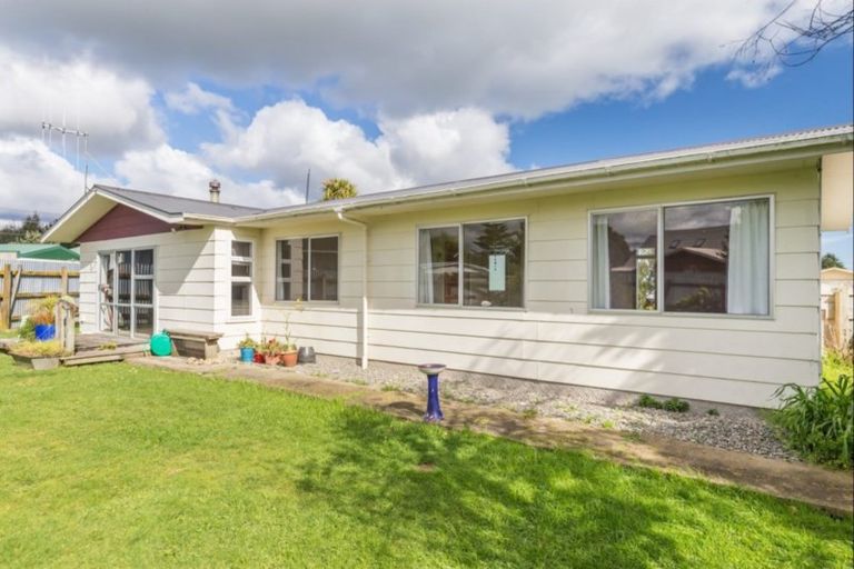 Photo of property in 1 Strathmore Avenue, Levin, 5510