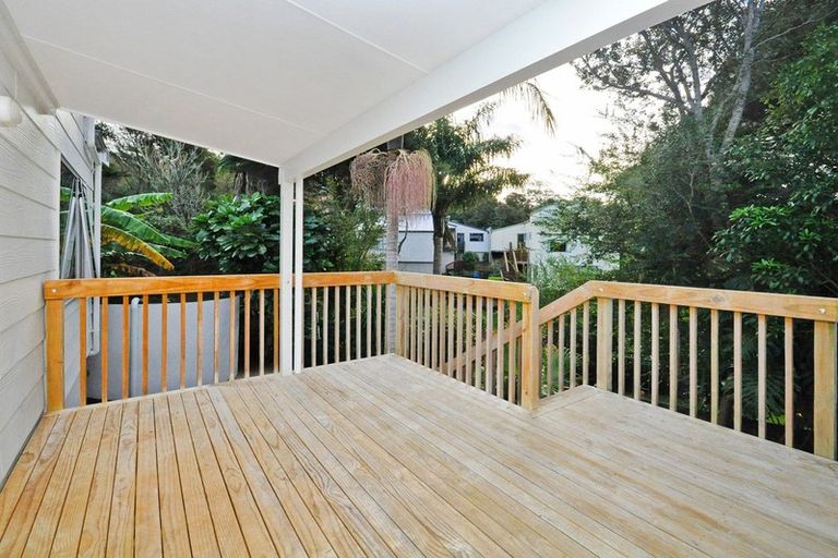 Photo of property in 46a Elliston Crescent, Stanmore Bay, Whangaparaoa, 0932