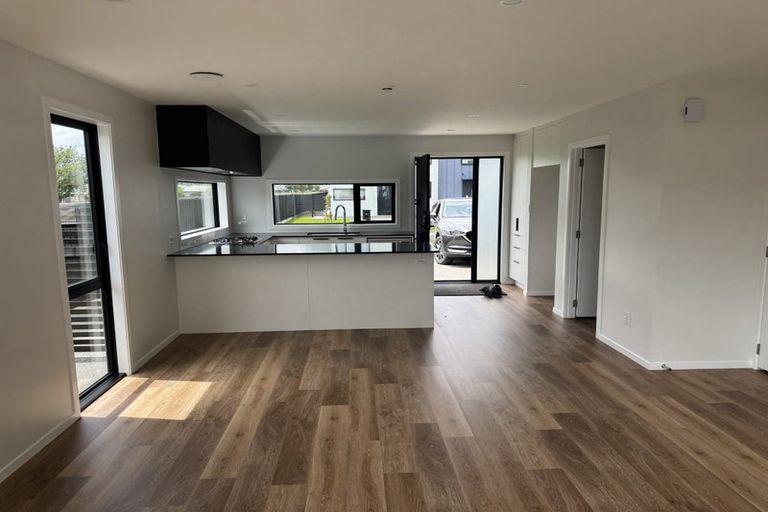 Photo of property in 7 Kumai Lane, Wallaceville, 5018