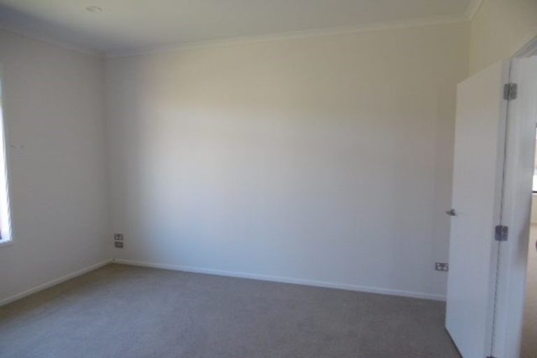 Photo of property in 6 Malbec Place, Huapai, Kumeu, 0810