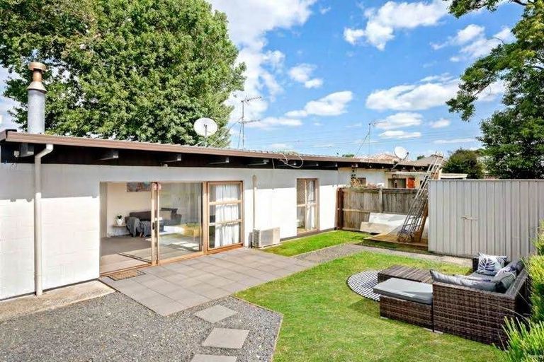 Photo of property in 2/22 Marr Road, Manurewa, Auckland, 2102