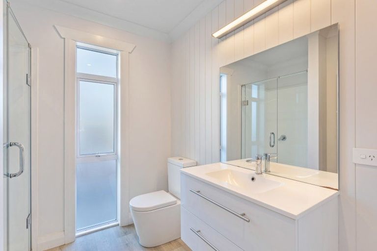 Photo of property in 130 Vivian Street, New Plymouth, 4310