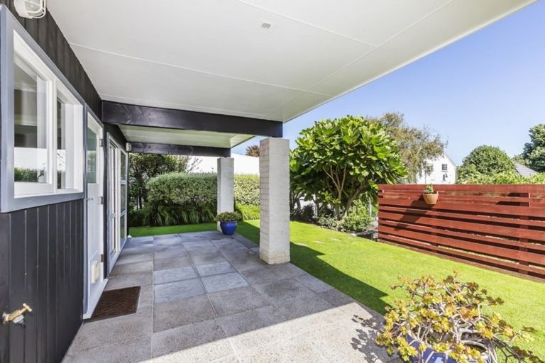 Photo of property in 7 Cherry Grove, Strathmore Park, Wellington, 6022