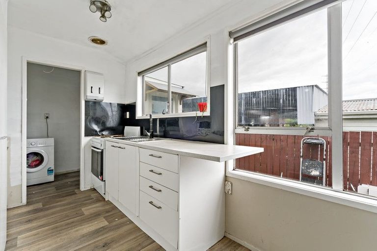 Photo of property in 33b Kindergarten Drive, Conifer Grove, Takanini, 2112