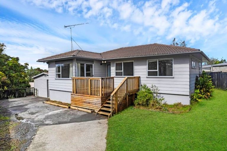 Photo of property in 17 Landow Place, Henderson, Auckland, 0612