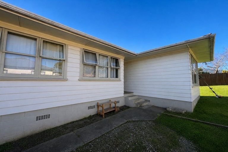 Photo of property in 613 Massey Road, Mangere, Auckland, 2022