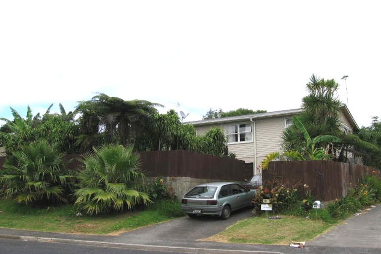 Photo of property in 42 Lauderdale Road, Birkdale, Auckland, 0626