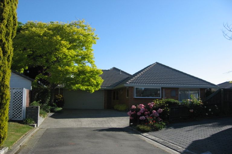 Photo of property in 7 Broadfell Avenue, Avonhead, Christchurch, 8042