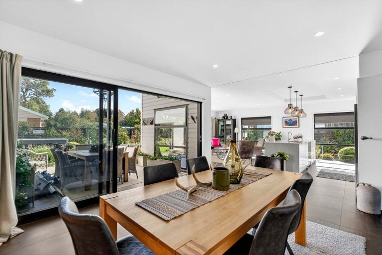Photo of property in 5 James Kidd Place, Greytown, 5712