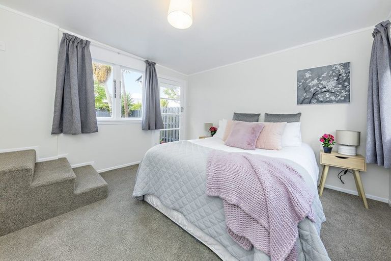 Photo of property in 1/25 Blanes Road, Weymouth, Auckland, 2103
