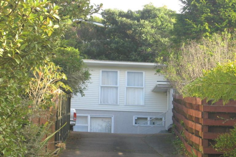 Photo of property in 8 Katarina Grove, Tawa, Wellington, 5028