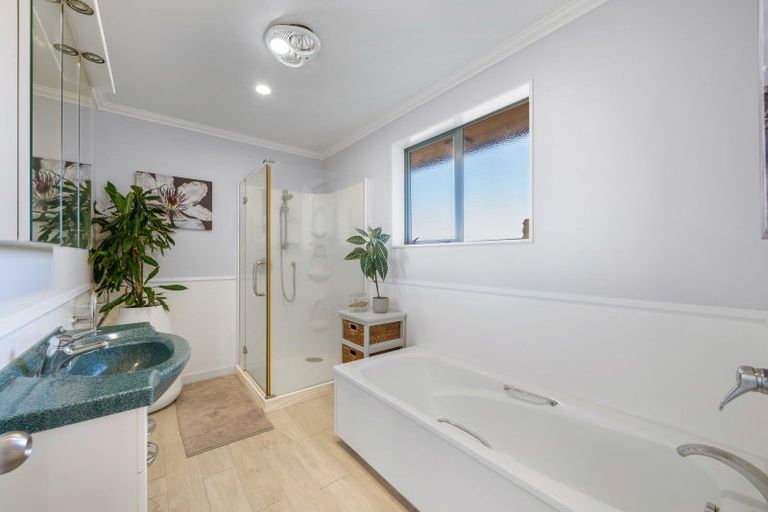 Photo of property in 101 Parnell Heights, Kelvin Grove, Palmerston North, 4414