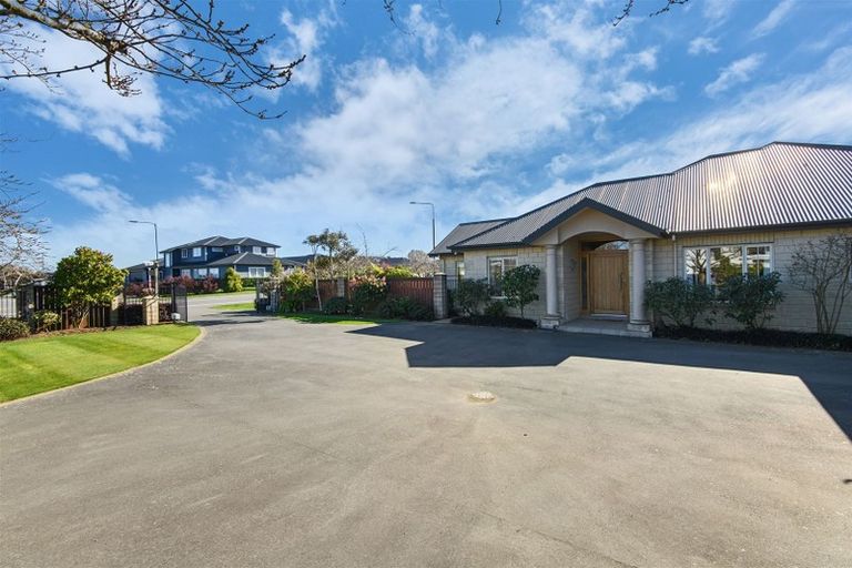 Photo of property in 208 Cavendish Road, Casebrook, Christchurch, 8051