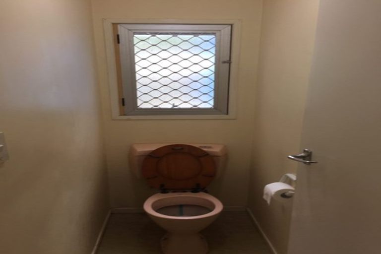 Photo of property in 15 Scarlet Drive, Ranui, Auckland, 0612