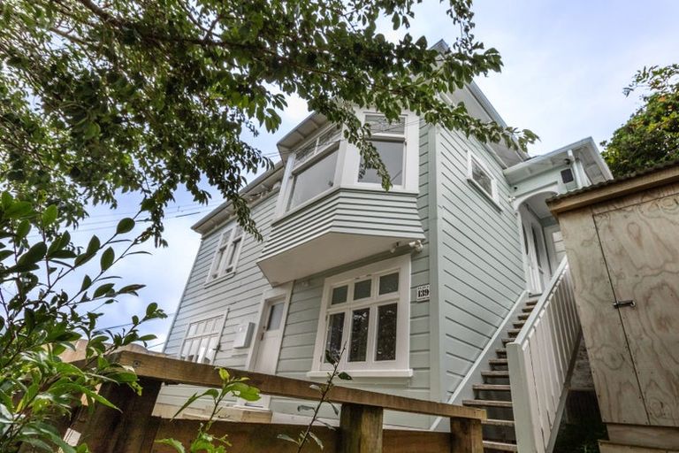 Photo of property in 2/139 Wadestown Road, Wadestown, Wellington, 6012