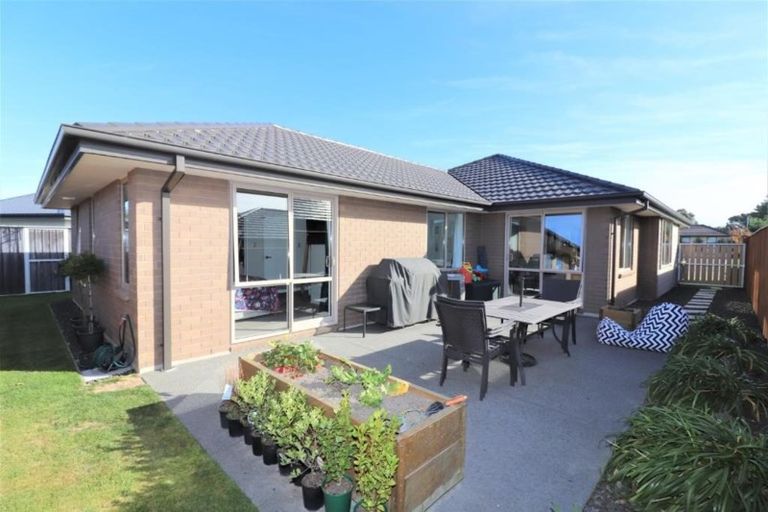 Photo of property in 35 Rossall Crescent, Rolleston, 7615