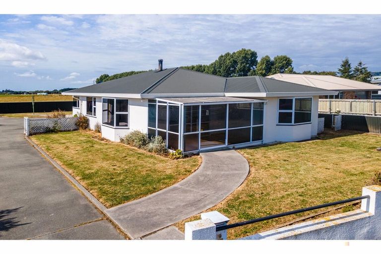 Photo of property in 19 Timaru Road, Waimate, 7924