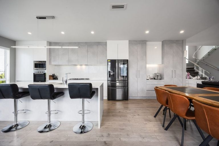 Photo of property in 2 Boocock Crescent, Orewa, 0931