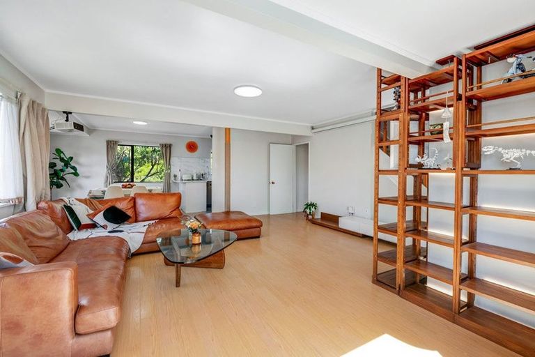 Photo of property in 14 Mallard Place, Unsworth Heights, Auckland, 0632