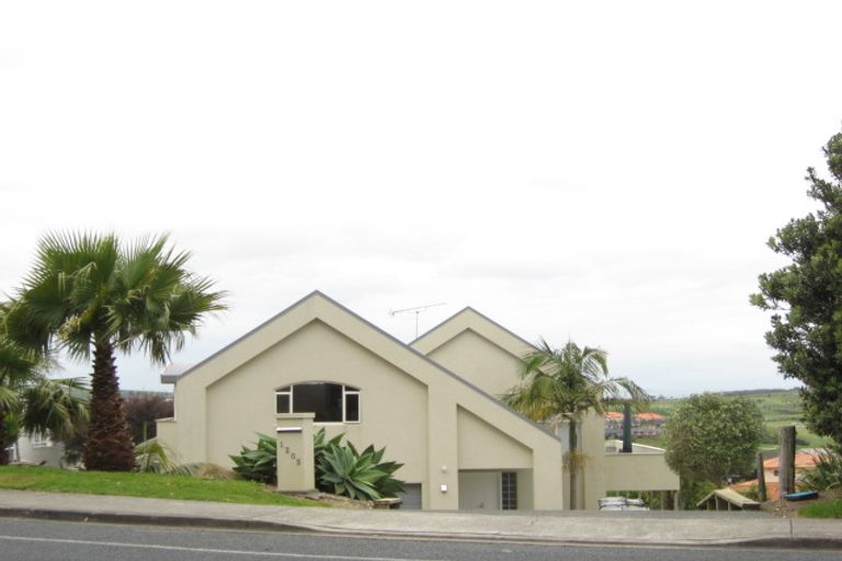 Photo of property in 1205 Whangaparaoa Road, Gulf Harbour, Whangaparaoa, 0930