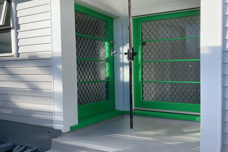 Photo of property in 41 Parrs Cross Road, Henderson, Auckland, 0612