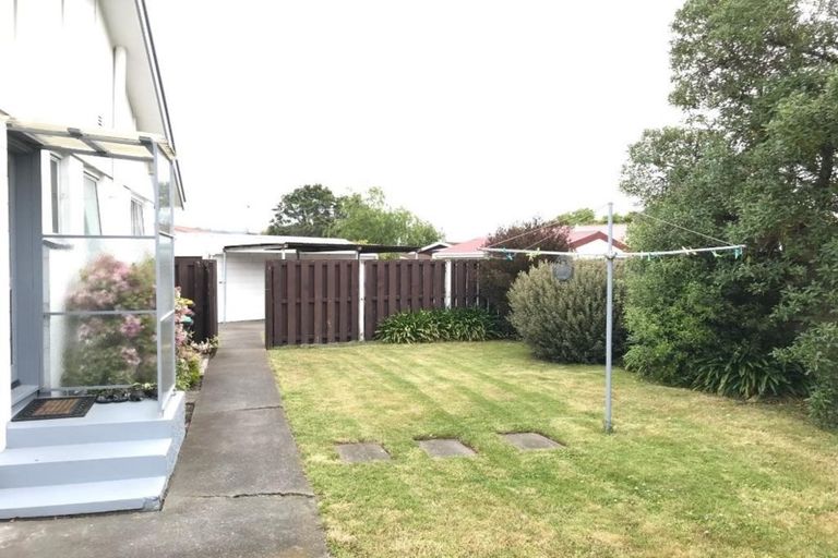 Photo of property in 2/12 Wanstead Place, Woolston, Christchurch, 8062