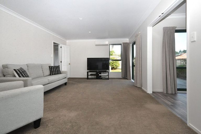Photo of property in 26 Waitoa Street, Waiuku, 2123