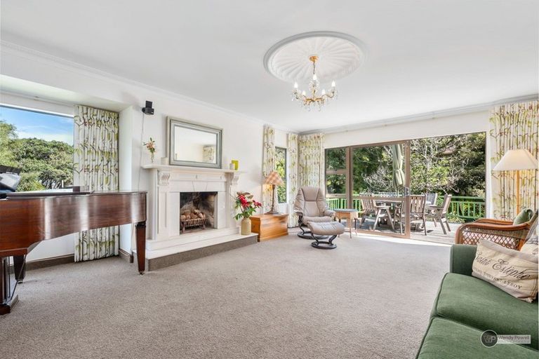 Photo of property in 2 Lady Bell Grove, Lowry Bay, Lower Hutt, 5013