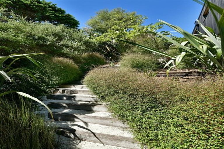 Photo of property in 25c Duncansby Road, Stanmore Bay, Whangaparaoa, 0932