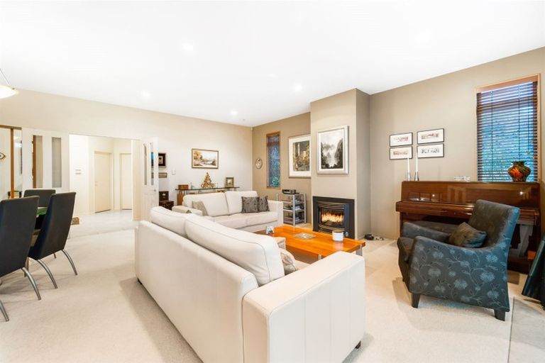 Photo of property in 2/56 Castor Bay Road, Castor Bay, Auckland, 0620