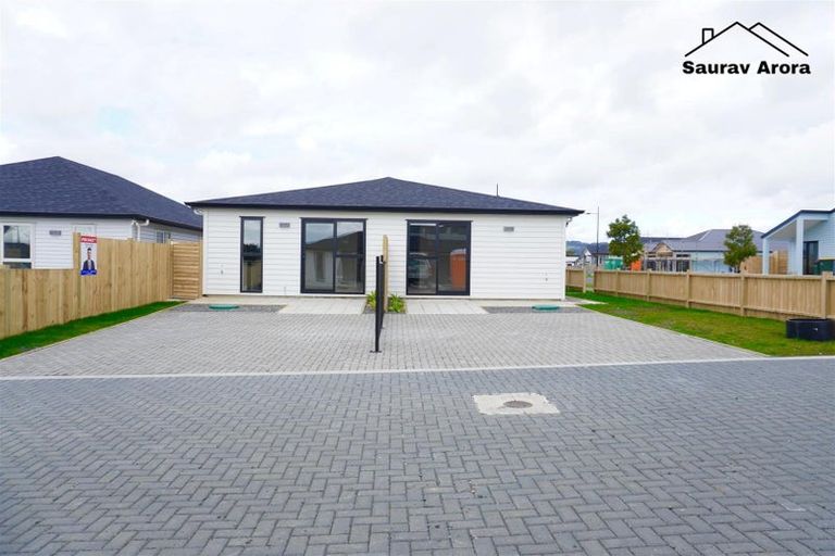 Photo of property in 11 Noia Way, Karaka, Papakura, 2113