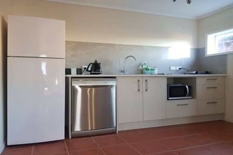 Photo of property in 3 Lintaine Place, Glen Innes, Auckland, 1072