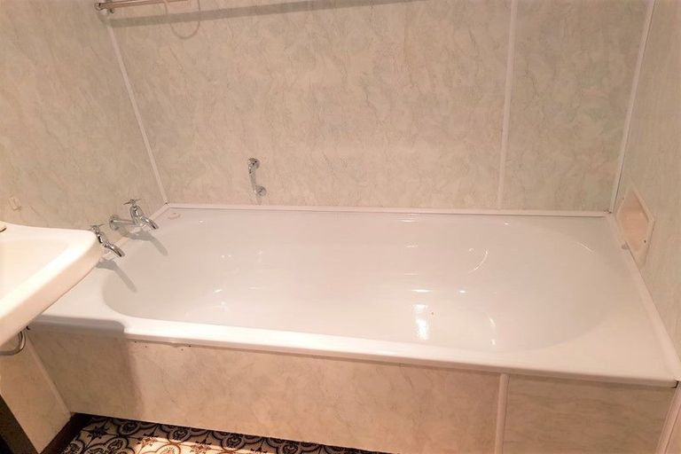 Photo of property in 5/31 Mana Avenue, Titahi Bay, Porirua, 5022