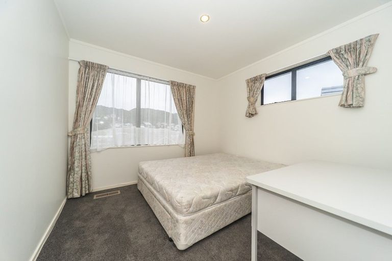 Photo of property in 2 Erskine Close, Island Bay, Wellington, 6023