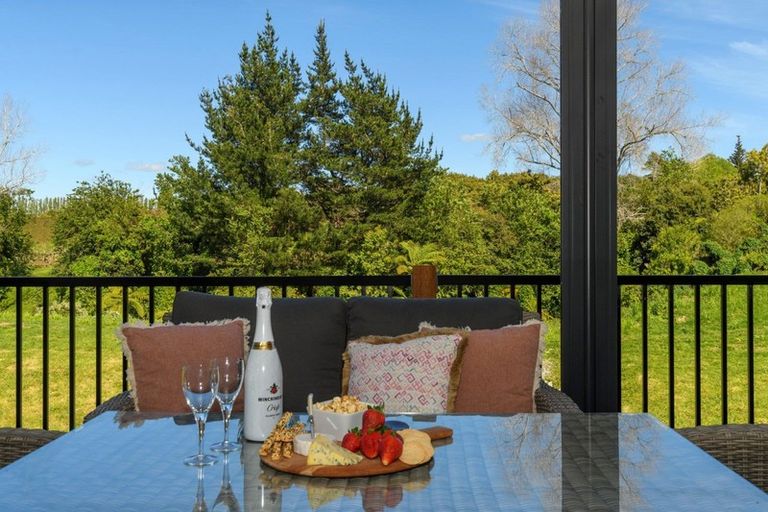 Photo of property in 43 Parau Drive, Bethlehem, Tauranga, 3110