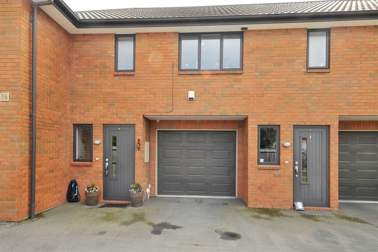 Photo of property in 2/82 Packe Street, Edgeware, Christchurch, 8013