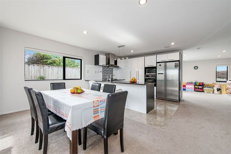 Photo of property in 57a Glendene Avenue, Glendene, Auckland, 0602