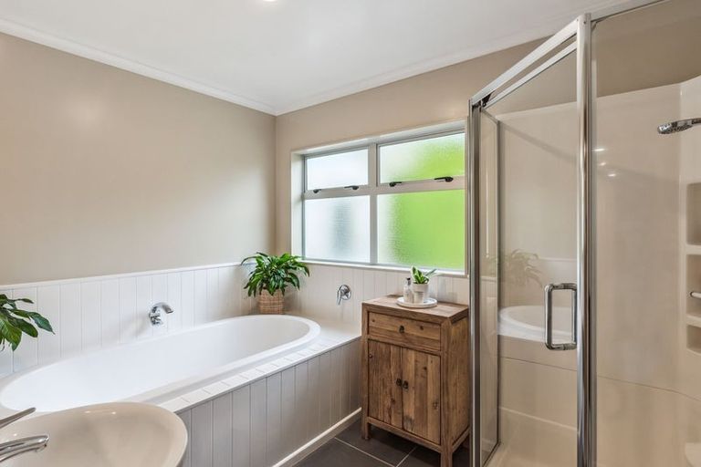 Photo of property in 3 Southleigh, Raumati South, Paraparaumu, 5032