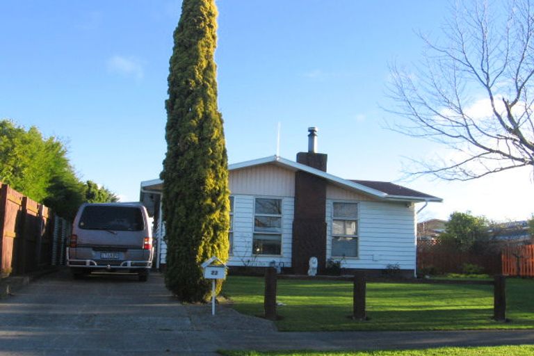 Photo of property in 22 Dunk Place, Milson, Palmerston North, 4414