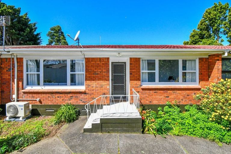 Photo of property in 2/10 Mahon Place, Papatoetoe, Auckland, 2025