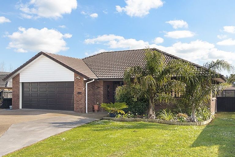 Photo of property in 24 Mccall Drive, Waiuku, 2123