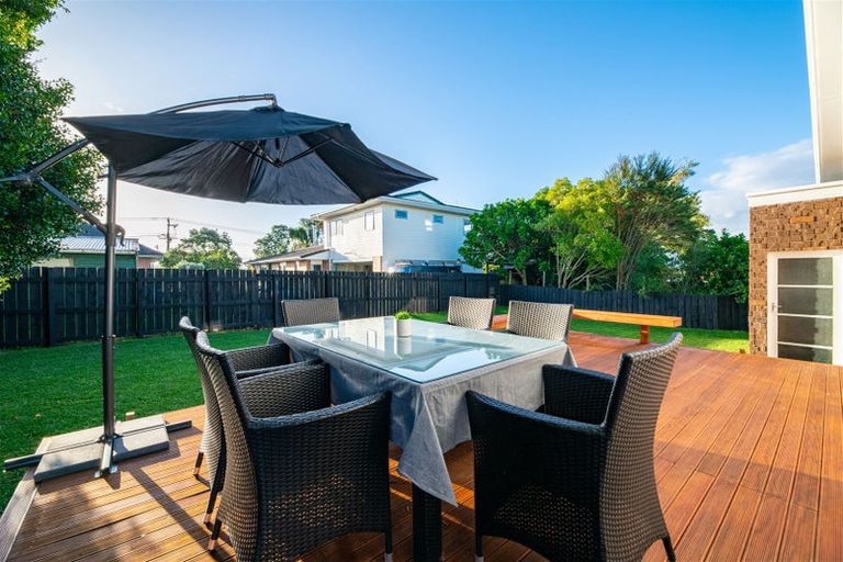 Photo of property in 8 Spence Road, Henderson, Auckland, 0612