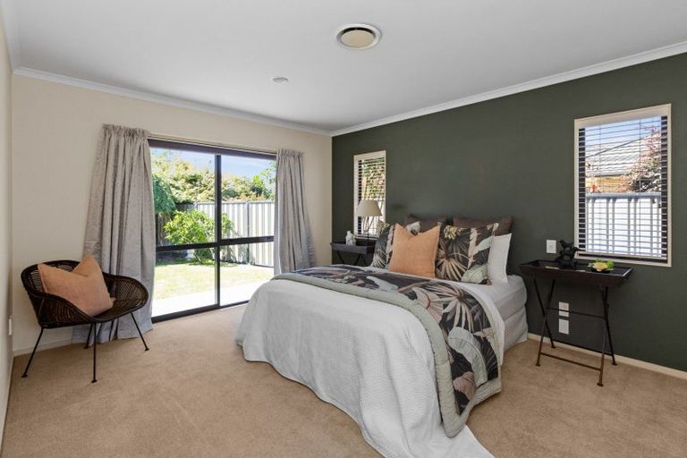 Photo of property in 6 Malbec Way, Greenmeadows, Napier, 4112