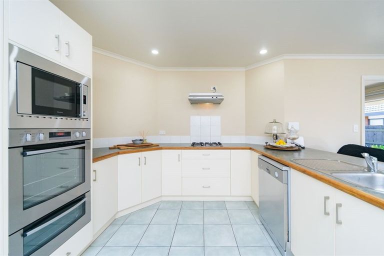 Photo of property in 5 Montana Way, Milson, Palmerston North, 4414