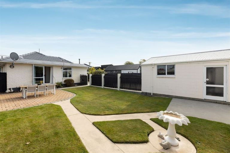 Photo of property in 92 Mooray Avenue, Bishopdale, Christchurch, 8053