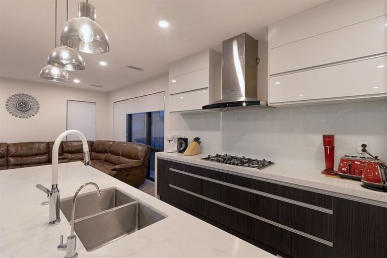 Photo of property in 1 Toanui Road, Hobsonville, Auckland, 0616