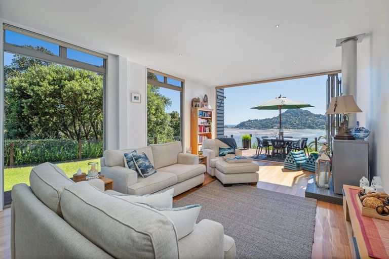 Photo of property in 18 Pine Grove, Tairua, 3508