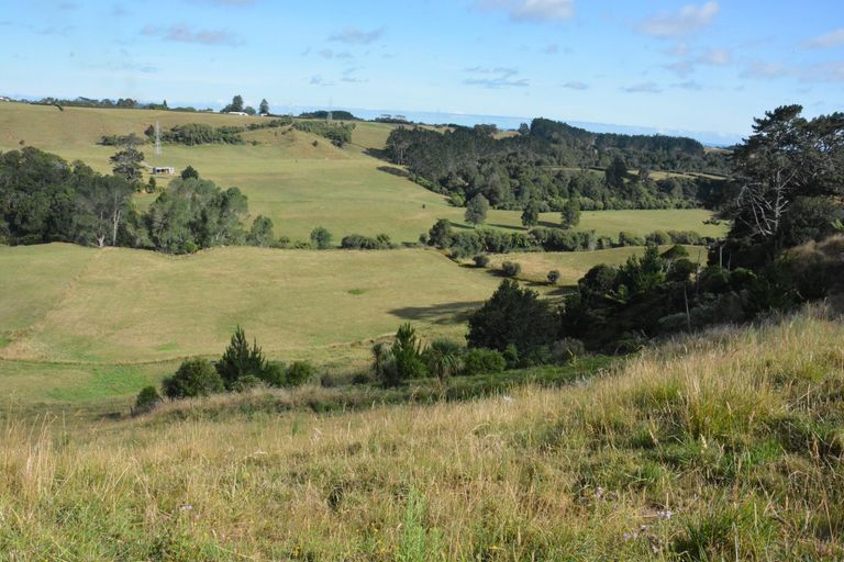 Photo of property in 37 Allan Road, Burgess Park, New Plymouth, 4371