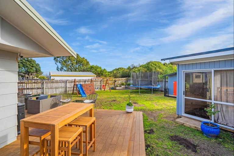Photo of property in 21 Spackman Crescent, Paraparaumu, 5032